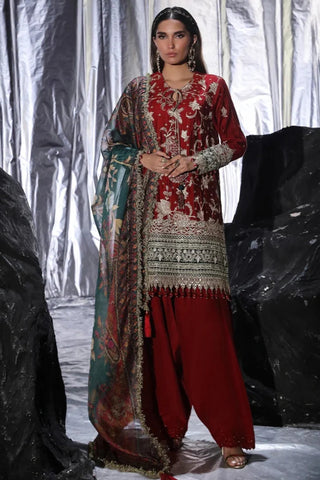 New Embroidery beautiful Artical Lawn 3pc