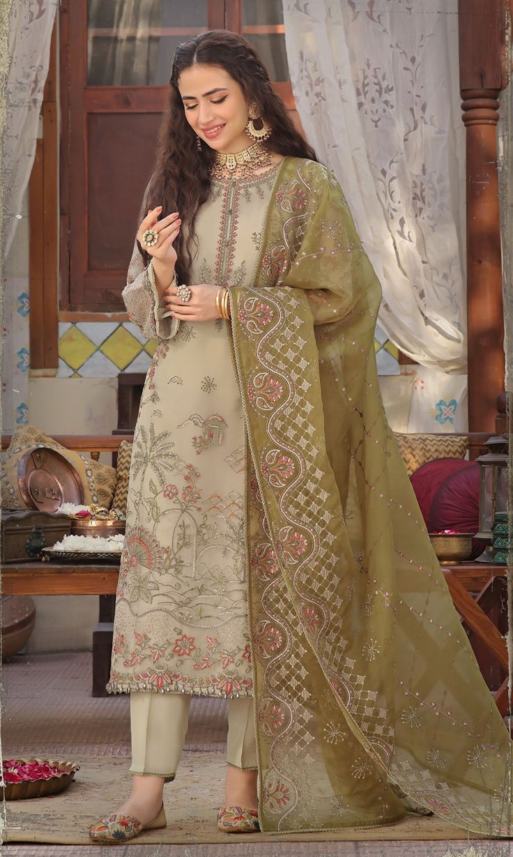 Blossom Embroidery 3pc Lawn Suit