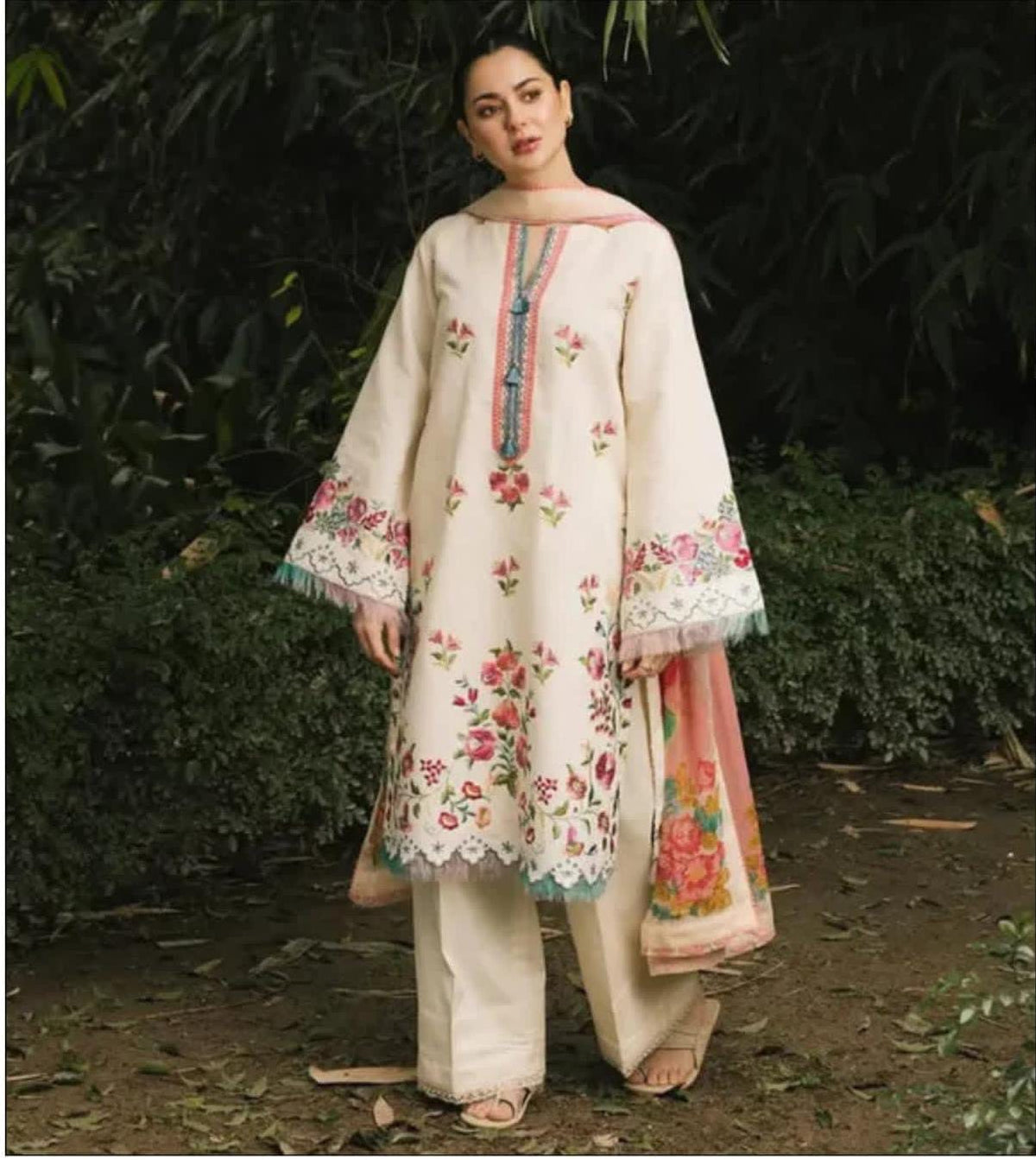 Luxury Embroidered Dhanak 3pc