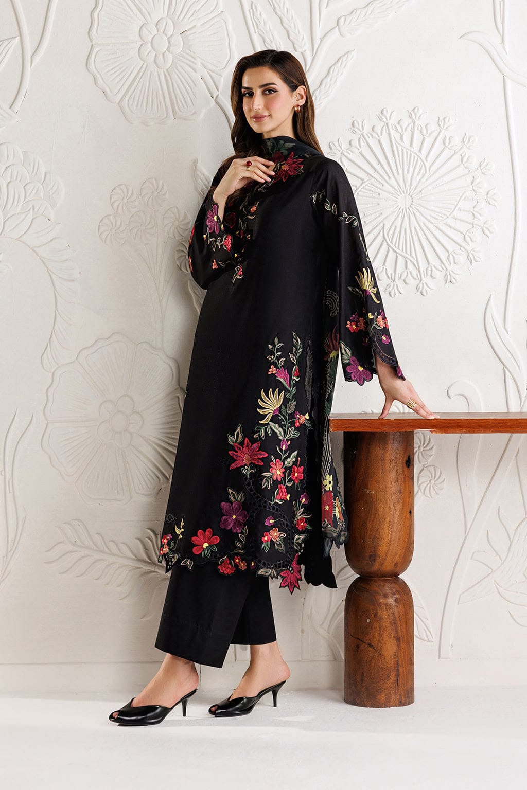 Luxury Embroidered Dhanak 3pc