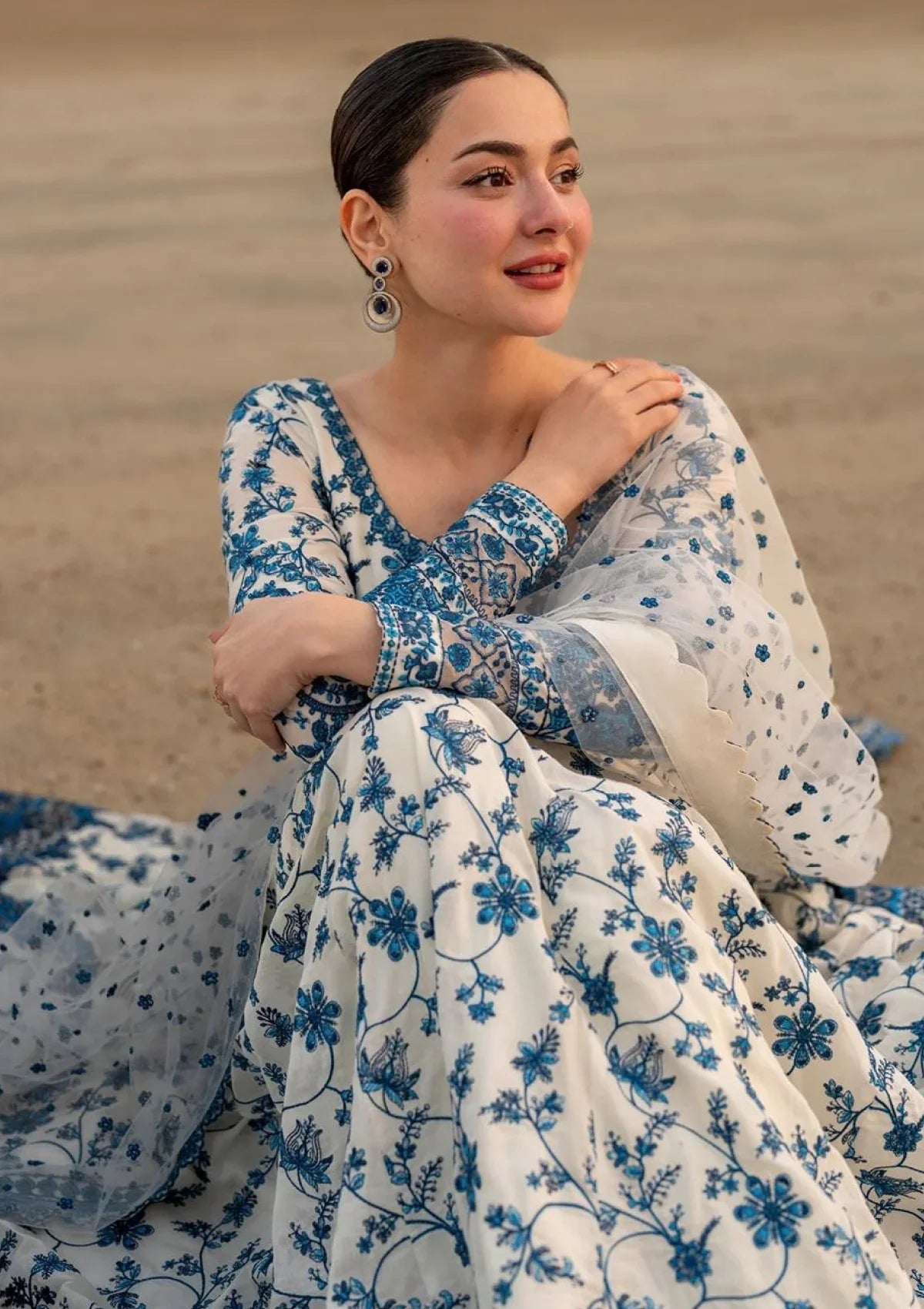 Royal Embroidery Lawn 3pc